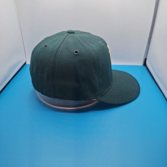 Vintage Notre Dame Fighting Irish Football Pro Line Fitted Hat Cap 7 3/8 Green - Picture 6 of 8